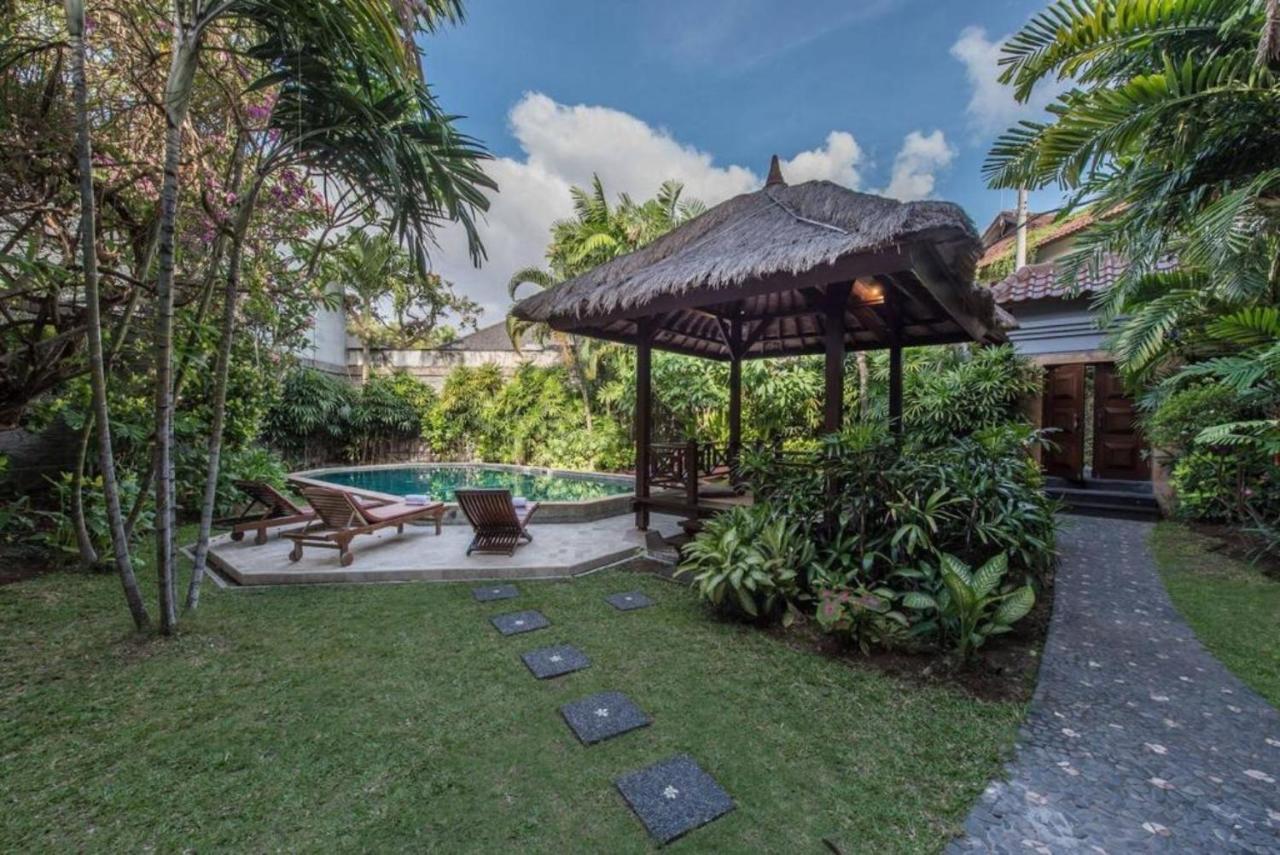 New Daria Villas Seminyak Экстерьер фото